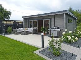 Aufbau Gartenhaus Java Harmonie In Grau Weiss Gartendekoration Garten Gartenhaus