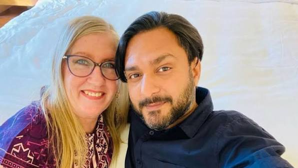 90 Day Fiancé' Stars Jenny Slatten and Sumit Singh Give ALS Update Amid  'Bedridden' Rumors READ MORE:  https://www.complex.com/pop-culture/a/bernadette-giacomazzo/90-day-fiance- jenny-als-update?utm_medium=social&utm_source=threads_complex&utm_campaign  ...
