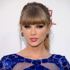 Stones Black And Blue Billboard Billboard Awards Beauty Taylor Swift S Iconic Black Liner Taylor Swift Makeup Taylor Swift Hair Taylor Swift