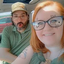 Fro-Yo Fruit Bark 🍓 Recipe  ➡️cleanfoodcrush.com/creative-clean-eating-fro-yo-bark-treat/ Here's an  idea for the kids to help make! Kids LOVE to help in the kitchen...and they  are more likely to eat their own creations! Enjoy!