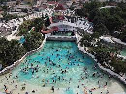 Kami juga menerima pembuatan kolam renang sesuai dengan permintaan (request) dari pelanggan dari bentuk, luas, dan model kolam renang yang akan dibuat nantinya. 11 Kolam Renang Di Jakarta Yang Paling Bagus Beserta Harga Tiketnya