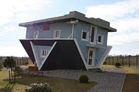 Das haus bietet nicht nur ein äußeres fotomotiv, es kann auch besichtigt werden. Die Welt Steht Kopf In Trassenheide Mamilade Ausflugsziele