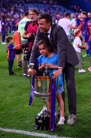 Luis enrique y elena cullell, el principal apoyo de su hija sira en su carrera como amazona. Who Is Xana Enrique Former Barcelona Coach Luis Enrique Daughter Bio Wiki Age Parents Illness Death Tributes Latest Bios