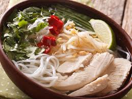 Pho Ga Soupe De Poulet Vietnamienne Facile Recette Soupe Poulet Soupe Pho Pho Recette