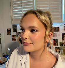 In love with this soft glam 🤍✨ . . . . #hairandmakeupoftheday #upsatesc  #blendhairsalon #hairgoals #greenvillesc #cosmetologist #makeupgoals  #yeahthatgreenville