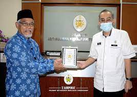 Ikuti siaran langsung di laman rasmi pejabat setiausaha kerajaan negeri perak dan waqaf perak ar ridzuan. Setiausaha Kerajaan Terengganu Korporat Suk Terengganu Facebook