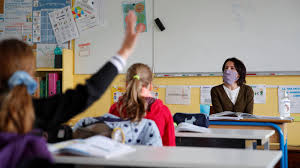 Empoderando a los padres a través de la información. Educacion Ni En El Colegio Ni En Casa Millones De Ninos Y Familias Espanolas En Un Callejon Sin Salida