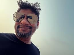 Jason Fernandes's Instagram, Twitter & Facebook