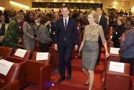 Before his political career, de croo worked as a strategy consultant for. Alexander De Croo Stapt West Vlaams Gekleed Door Het Leven Made In