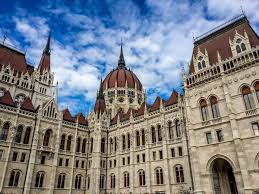Today it seems too big for such a small country, but at the time of its construction hungary was part of the habsburg empire, that stretched from the tatra mountains to the adriatic. Wallpaper Wanderer Hungarian Parliament Building In Budapest The Occasional Traveller