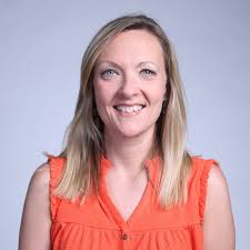 Heidi Hight's Instagram, Twitter & Facebook