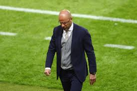 Borussia dortmund sacks peter bosz. A New Bosz At Dortmund Means New Tactics Fear The Wall