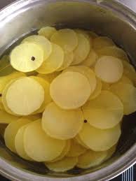 Masuk mihun dan daun sawi. Hantu Makanan Korea Boleh Buat Sendiri Danmuji Atau Jeruk Kuning Lobak Putih