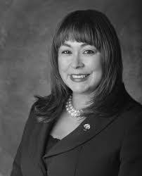 Merle Simons's Instagram, Twitter & Facebook