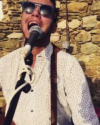 Right! i miss this Gigs 😔 Hope next year will be better 🎉🎸 . . . . . . .  . . . #summer #gigs #gig #music #musician #sing #singer #thevoice  #singalong #