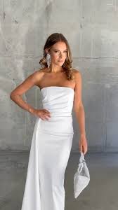 The perfect white maxi 🤍 Our Paulina also available in Cobalt #ellezeitoune