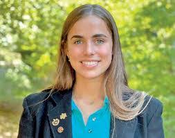 Ruth Eason's Instagram, Twitter & Facebook