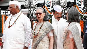 Video: सोनिया गांधी ने कार्यकर्ताओं को वंदे मातरम गाने से रोका? BJP के आरोप पर कांग्रेस ने बताया 'सच' | Sonia Gandhi Vande Mataram Row BJP allegation congress Jairam Ramesh response -