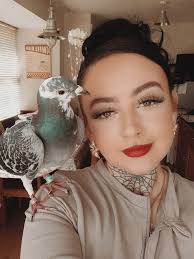 Not trying to be that guy, but how many single girls come to ES?. I have  people I could take but honestly would love to meet new people out there 😇