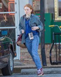 Season 3 episode 2, stranger things, max Stranger Things 4 On Twitter Max Mayfield Will Be Very Important In Season 4