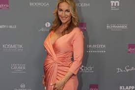 Anything related to the beautiful caroline vreeland. Caroline Beil 50 Wow Was Fur Eine Babykugel Brigitte De