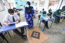 Blog ini dibuka khas bagi berkongsi ilmu dan pengalaman kami iaitu sebagai pengawas sekolah smk tengku panglima perang tengku muhammad.insyaallah manfaatnya dapat dikongsikan bersama. 197 Pegawai Polis Pantau Sekolah Di Pahang