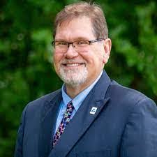 Eric Hunsaker's Instagram, Twitter & Facebook