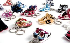 Porte Cles Sneakers M And S Shoes Nike Keychain