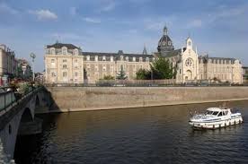 En Balade A Chateau Gontier Sud Mayenne Pays De La Loire Pays De La Loire Chateau Chateau France