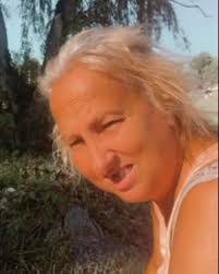 Betty Doss's Instagram, Twitter & Facebook