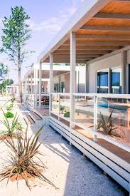 Camping Strasko Ist Ein Grosser Campingplatz Direkt Am Meer Bei Novalja In Istrien Kroatien Geniessen Sie Die Kroatien Camping Campingplatze Kroatien Kroatien