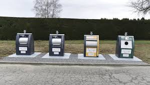 Photo Dchets : installation des points d'apport volontaires  Villecomtal ...