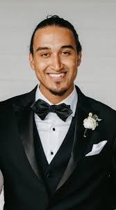 Robert James's Instagram, Twitter & Facebook