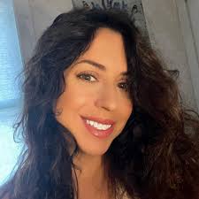 Is anyone missing a kitty in south end of Grayshores?