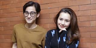 Hot 18 agu 2020 17:45 6 potret lawas cut beby tsabina, masa kecilnya imut dan menggemaskan Film Rentang Kisah Yang Bikin Beby Tsabina Dan Bio One Jadian Rilis Poster Resmi Kapanlagi Com