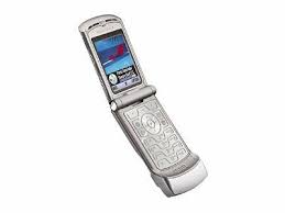 The following is a comparative list of smartphones belonging to the google pixel line of devices, all using the android operating system. Motorola Razr V3 Silver Unlocked Mobile Phone For Sale Online Ebay