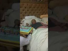 Istana lama sultan pahang di pekan. Sultan Pahang Kelihatan Uzur Youtube