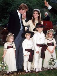 At around the same time, spencer cruelly walked out on his second wife, caroline, and their two children, including his daughter, lara, aged just four months. Princess Diana S Brother Earl Spencer Was A Worthless Husband Royal News Express Co Uk