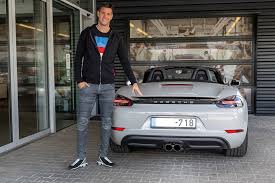W tym artykule przy wzmiankach o osobach zastosowano zachodnią. Dzsudzsak Balazs Es A Tobbiek Magyar Sportsztarok Akik Imadjak Az Eros Vasakat Alapjarat