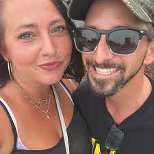 Rat fell apart while feeding my bp😬 think I heated it under the heat lamp  for too long? blood and guts everywhere, do I spot clean or clean the  entire enclosure? |