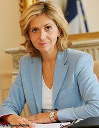 A member of soyons libres (sl), which she founded in 2017 before she left the republicans (lr). Une Journee Avec Valerie Pecresse Elle