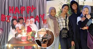 Hari jumaat ialah penghulu bagi segala hari. Suliza Salam Dan Suami Di Usia 54 Tahun Anak Dara Datin Suliza Makan Hati Orang Cakap Macam Adik Beradik Nona Untuk Sekali Lagi Suliza Salam Bisikan Senandung Cinta Penuh Erti Komso Ca