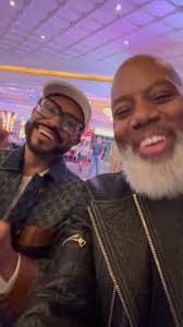 @lynsissontalbert and I flew in for the night to hang with our guy, the  genius that is @philipmlawrence !!, Phil not only co-wrote all the  @brunomars classics but also blessed us with all but one of ...