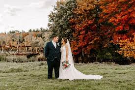 Fall Weddings In New England Venues Tips And More Saphire Event Group Fall Wedding Venues Outdoor Tent Wedding England Wedding