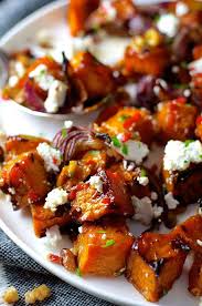 Maple Roasted Pumpkin With Chili And Feta A Dash Of Maple Syrup Creates Extra Rezepte Gesunde Rezepte Roh Essen