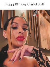 Celebrando El Cumpleaños De Crystal Smith Con Joyas Mágicas