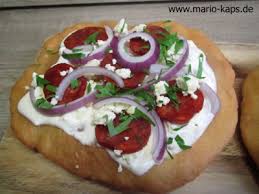 Langos Eine Spezialitat Der Ungarischen Kuche Mit Zwei Belag Variationen Mario S Fire Food Fine Food