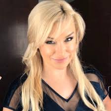 Allison Walker's Instagram, Twitter & Facebook