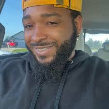 When is it appropriate to teabag an enemy's box in Apex Legends?