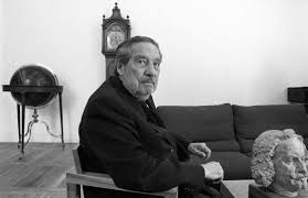 Su poesía invita a participar en una peregrinación analítica y simbólica que recorre diferentes formas, perspectivas y preocupaciones. 20 Anos Sin Octavio Paz Cultura El Pais